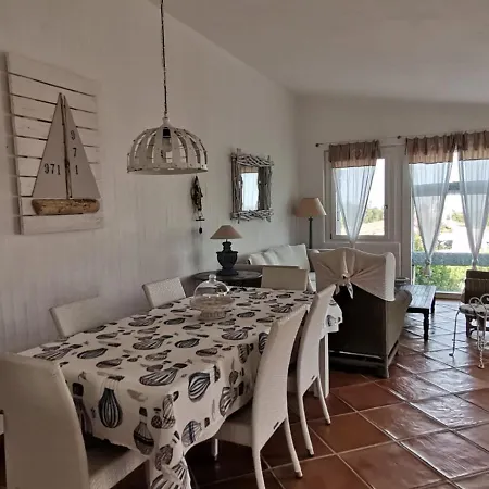 Villa 27 *